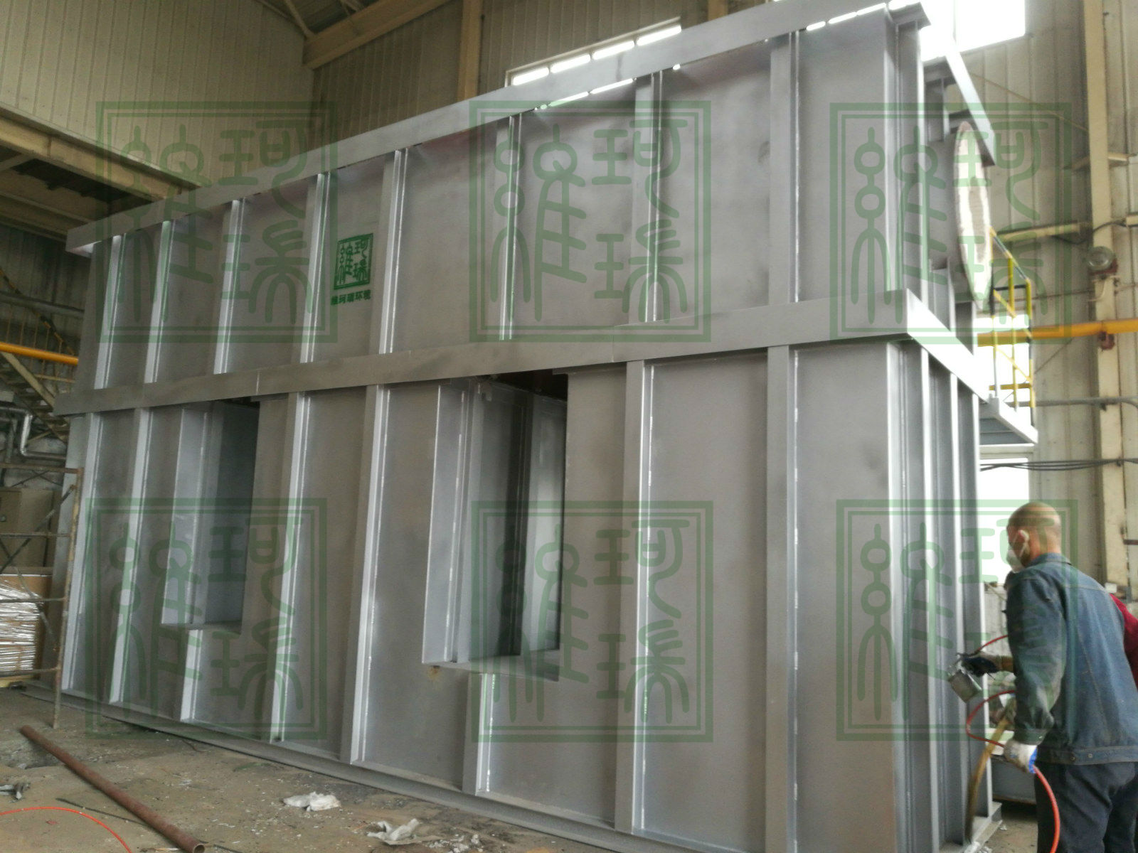 打響藍(lán)天保衛(wèi)戰(zhàn)，響應(yīng)環(huán)保號(hào)召——記維珂瑞油漆廠安裝現(xiàn)場